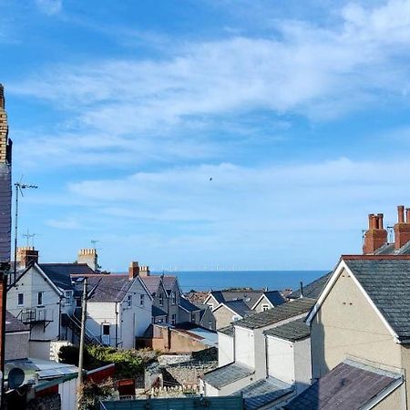Rhubarb Terrace On The Coast - Sleeps 1-6 Colwyn Bay Exterior photo
