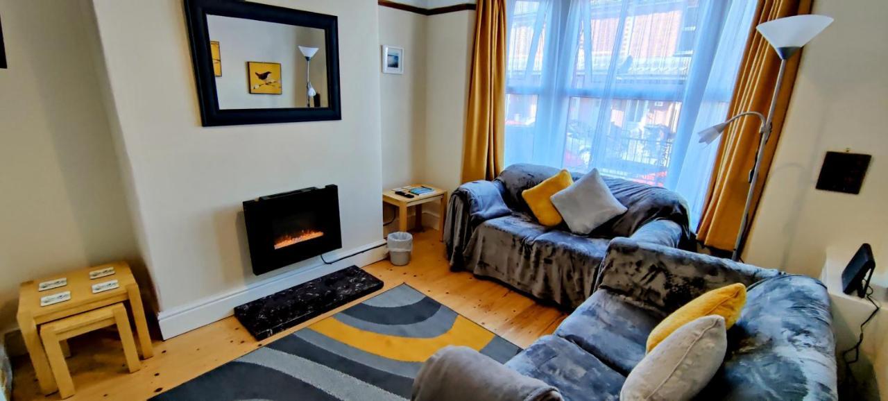 Rhubarb Terrace On The Coast - Sleeps 1-6 Colwyn Bay Exterior photo