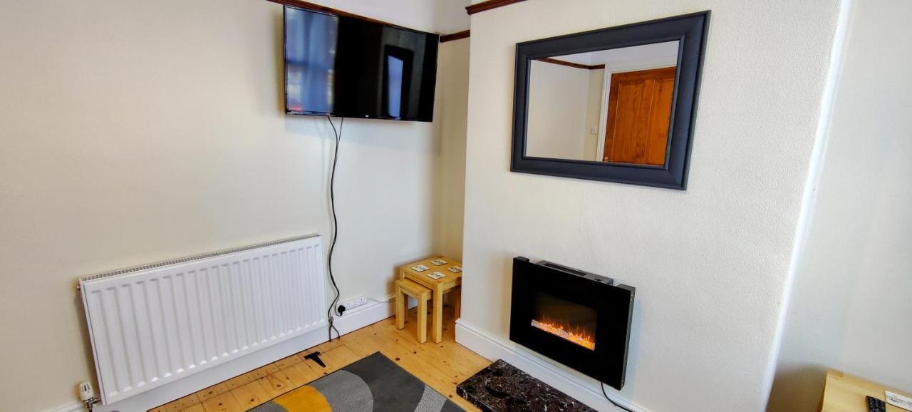 Rhubarb Terrace On The Coast - Sleeps 1-6 Colwyn Bay Exterior photo