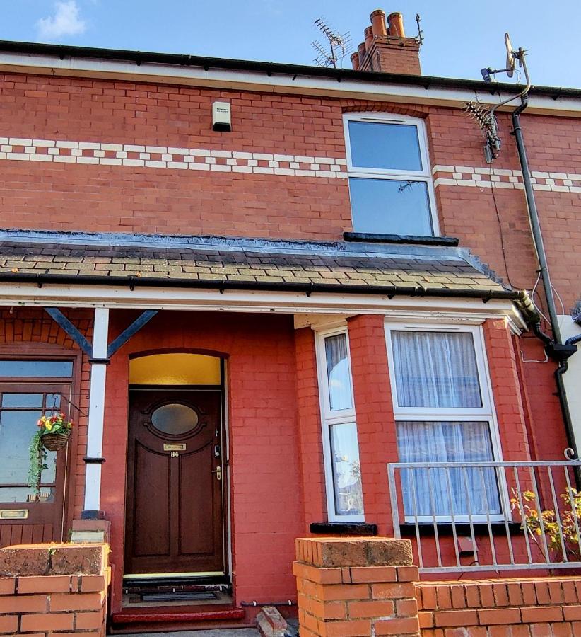 Rhubarb Terrace On The Coast - Sleeps 1-6 Colwyn Bay Exterior photo