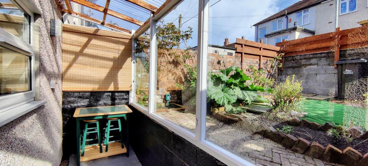 Rhubarb Terrace On The Coast - Sleeps 1-6 Colwyn Bay Exterior photo